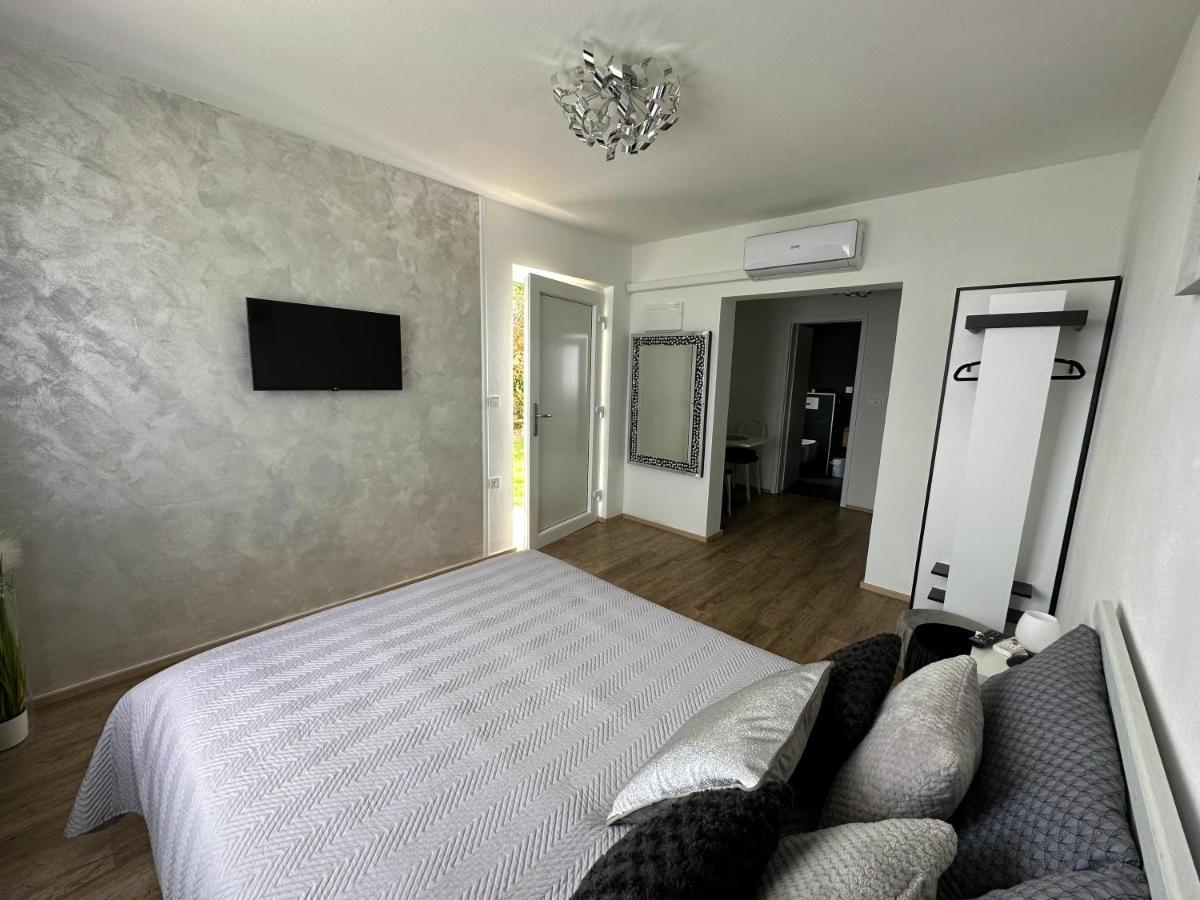 Apartmaji Meli Pu Izola Eksteriør bilde