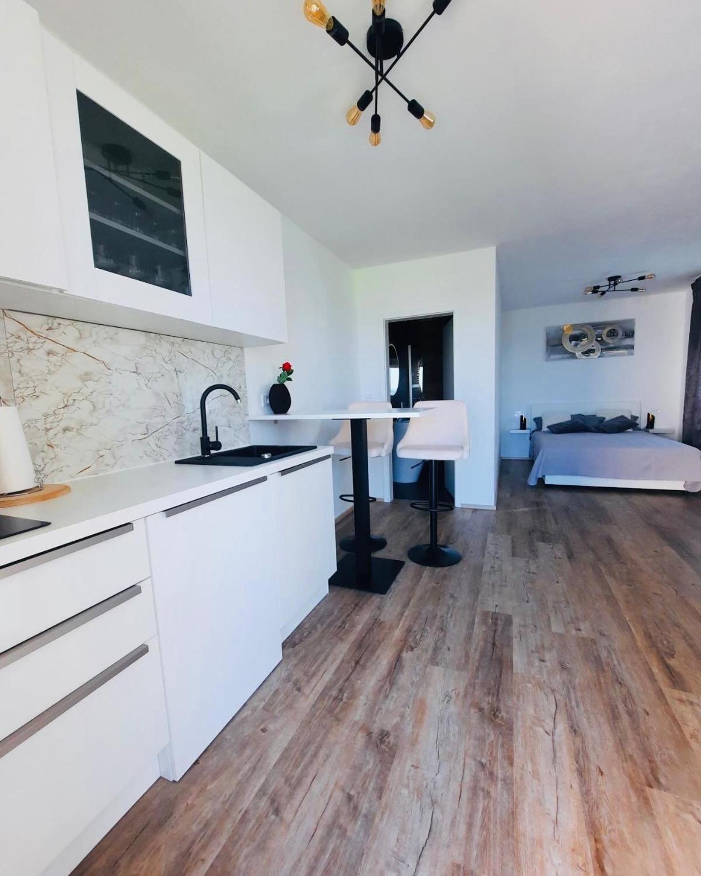 Apartmaji Meli Pu Izola Eksteriør bilde