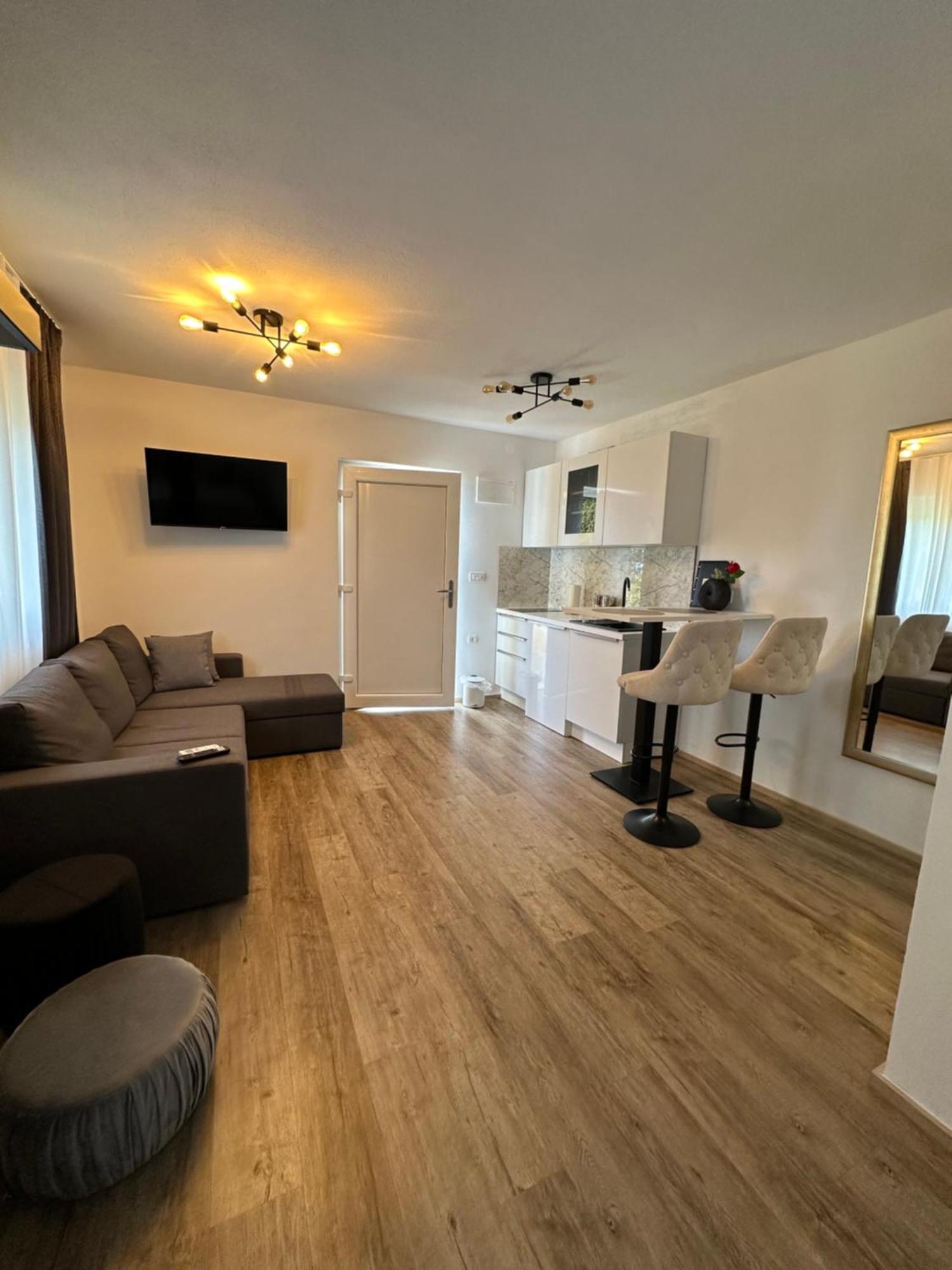 Apartmaji Meli Pu Izola Eksteriør bilde
