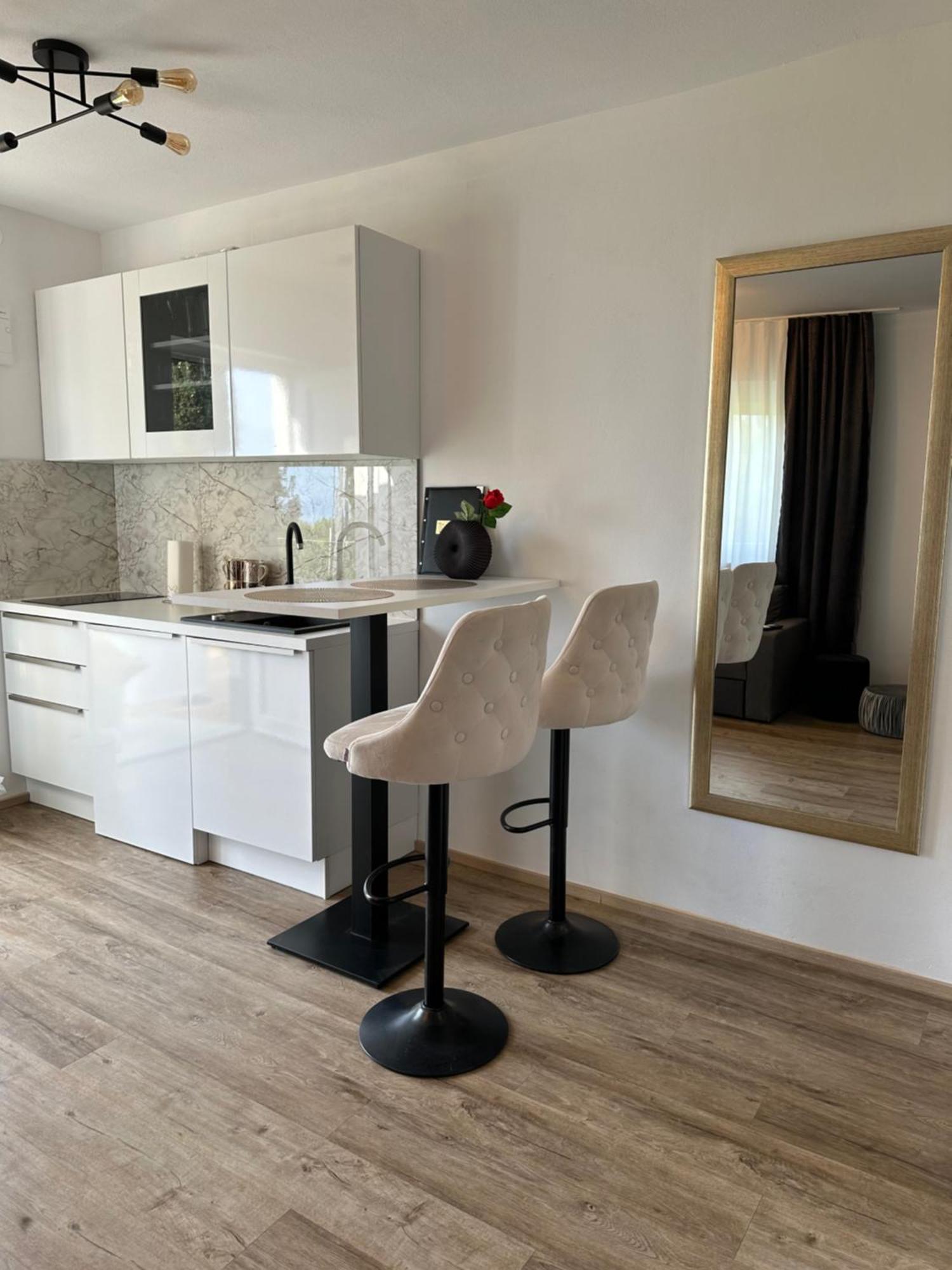 Apartmaji Meli Pu Izola Eksteriør bilde