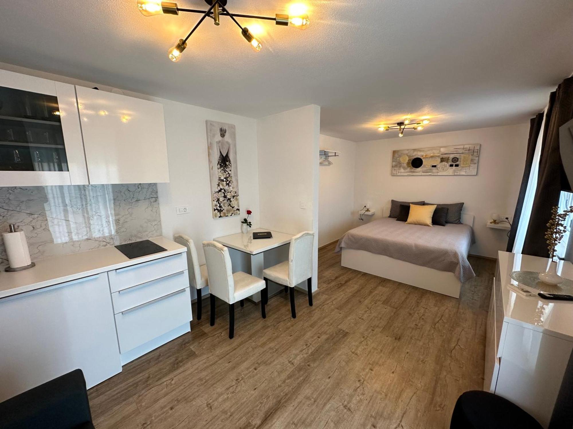 Apartmaji Meli Pu Izola Eksteriør bilde