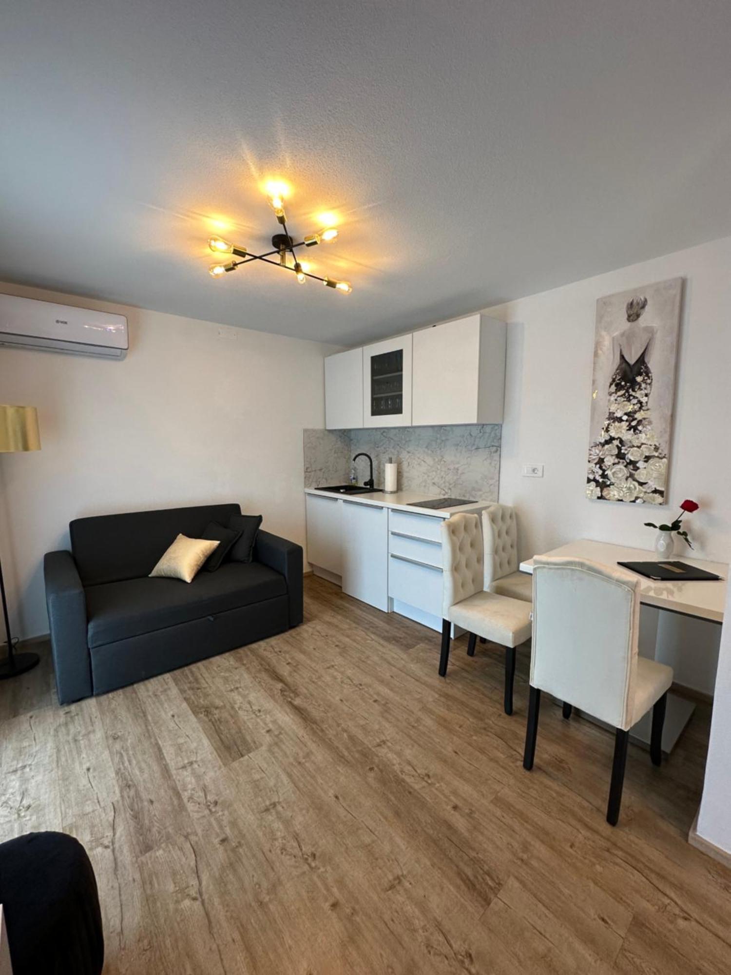 Apartmaji Meli Pu Izola Eksteriør bilde